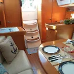 Cleopatra Boat Corfu Bådhotel *