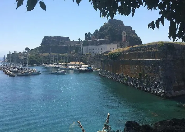 Cleopatra Boat Corfu Botel Corfu (city)