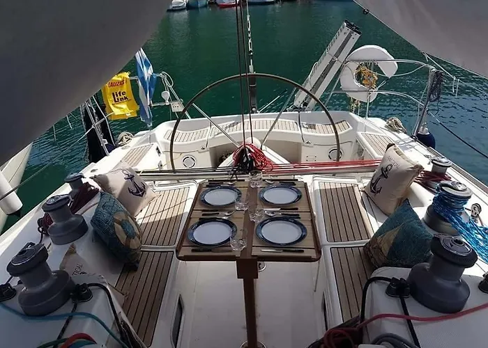 Cleopatra Boat Corfu Botel *