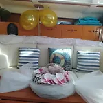 Cleopatra Boat Corfu Ботель *