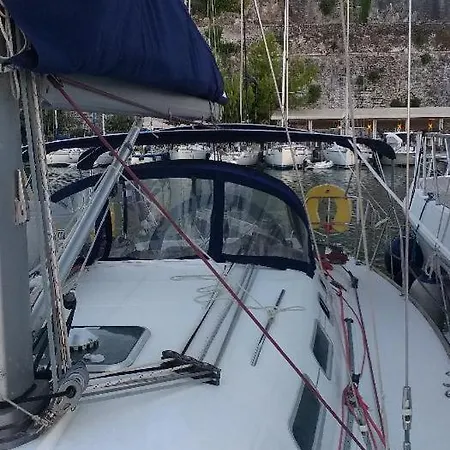 船屋 Cleopatra Boat Corfu