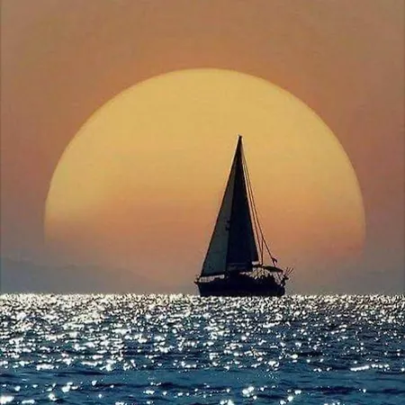 Cleopatra Boat Corfu 船屋 *