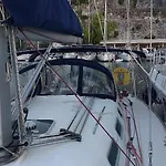 Πλωτό κατάλυμα Cleopatra Boat Corfu