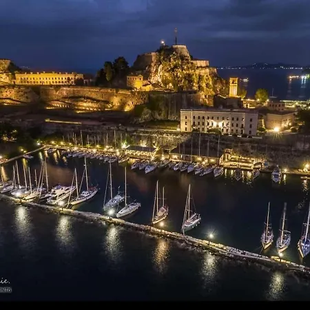 ספינת מלון Cleopatra Boat Corfu